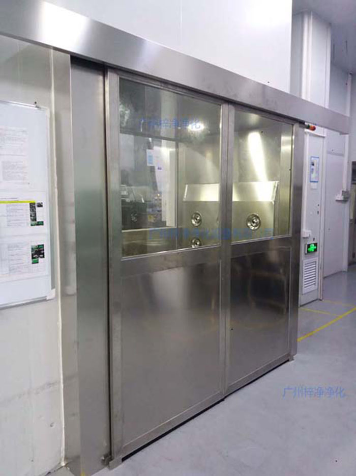 全自動感應(yīng)風(fēng)淋室在無塵車間的生產(chǎn)環(huán)境中 全自動感應(yīng)風(fēng)淋室在無塵車間的生產(chǎn)環(huán)境中